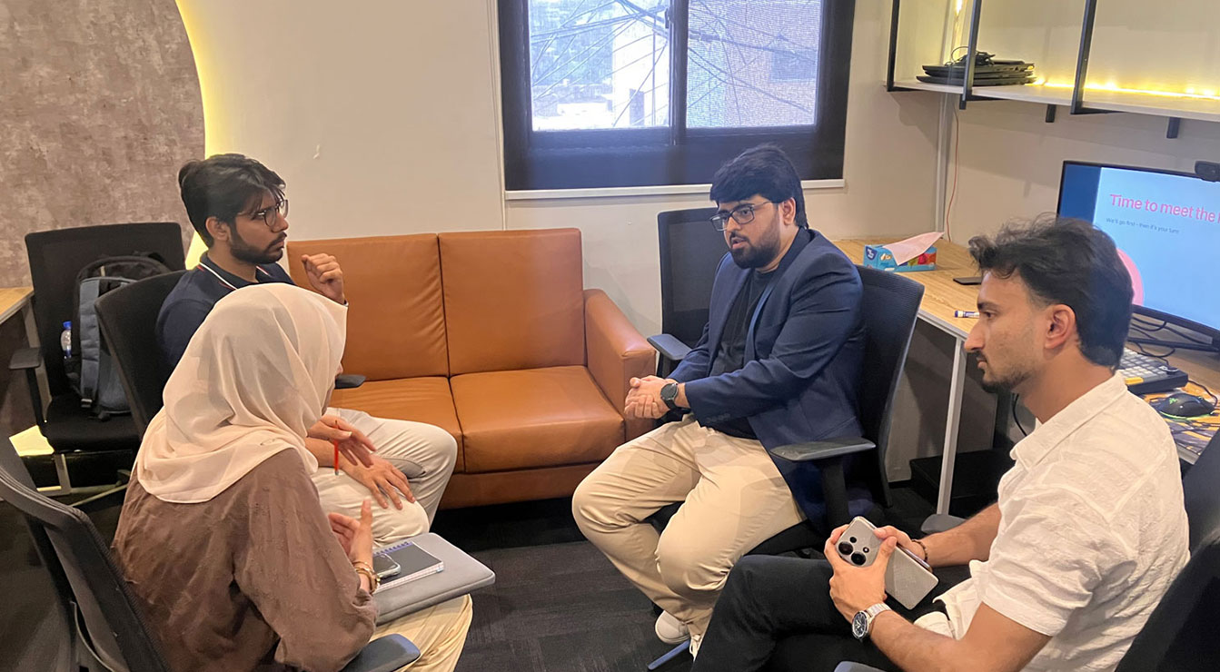 CS Students Visited AlphaVenture