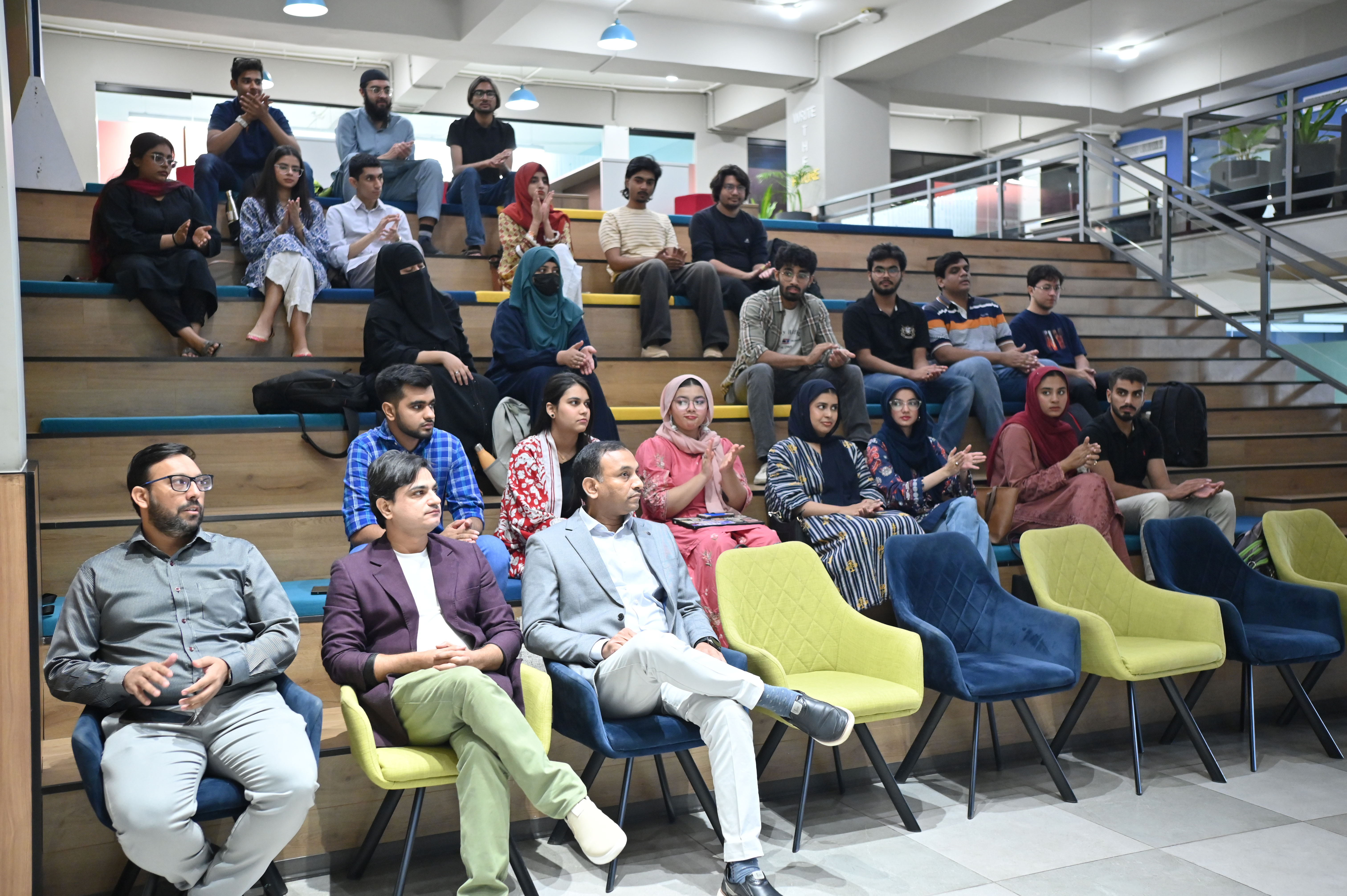Industry Connect Series Final-Year CS Students Engage with Tech Experts at ASHREI TECH, NASTP