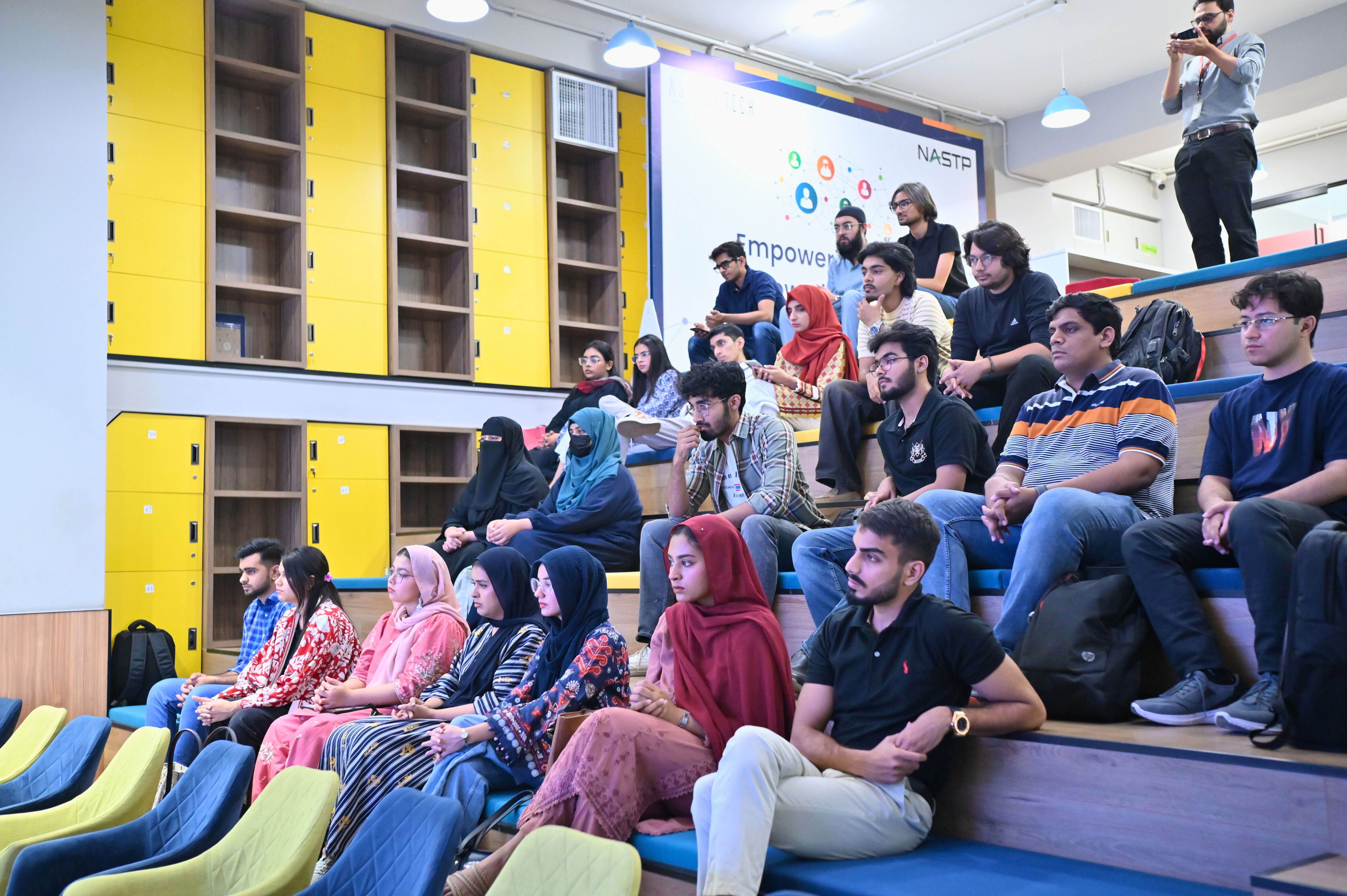 Industry Connect Series Final-Year CS Students Engage with Tech Experts at ASHREI TECH, NASTP