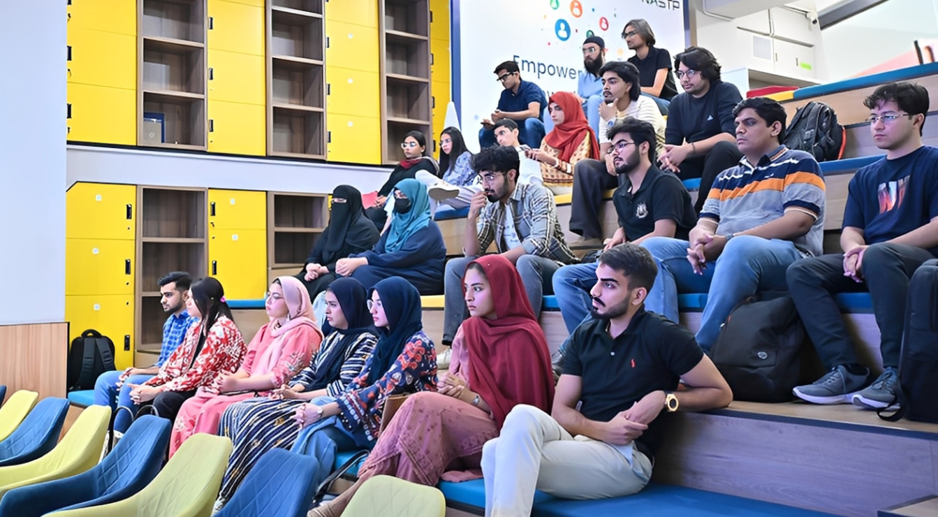 Industry Connect Series: Final-Year CS Students Engage with Tech Experts at ASHREI TECH, NASTP