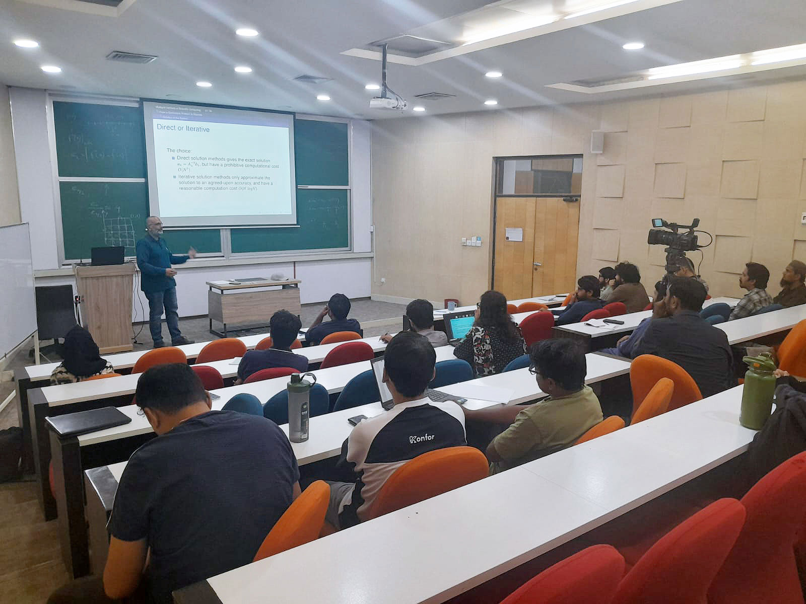 SMCS Hosts First Session of Basic Notions Seminar Series on 'Multigrid Methods in Scientific Computing: An Introduction'