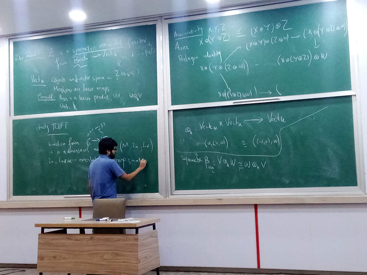 SMCS hosts seminar on ‘An Introduction to Topological Quantum Field Theory (TQFT) - Part One’