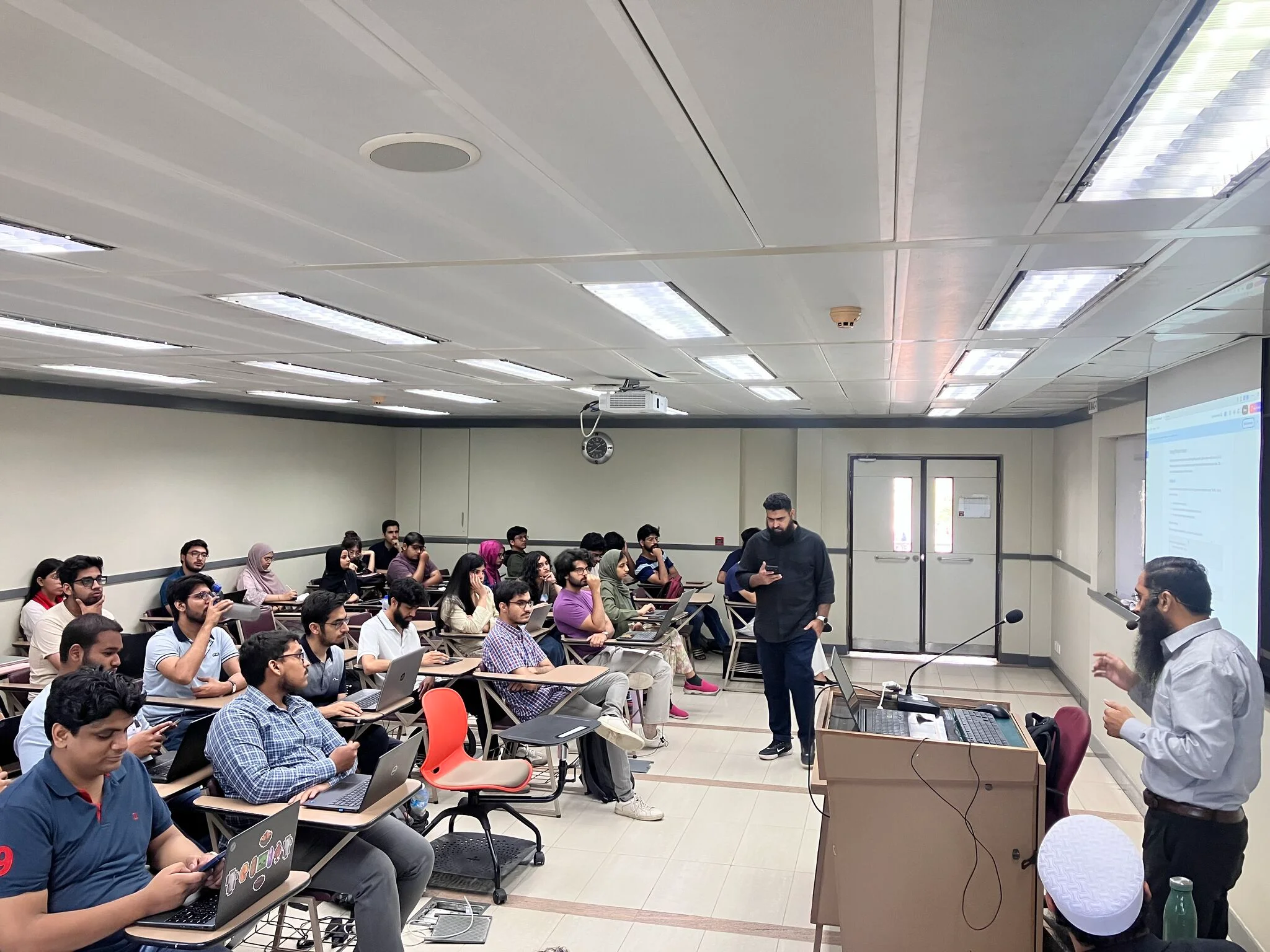 The School of Mathematic & Computer Science organized a workshop on GenAI & Prompt Engineering